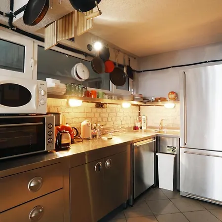 Charmng Flat In Nisantasi 아파트 *