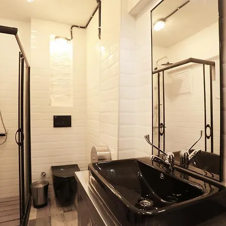 Charmng Flat In Nisantasi * 이스탄불